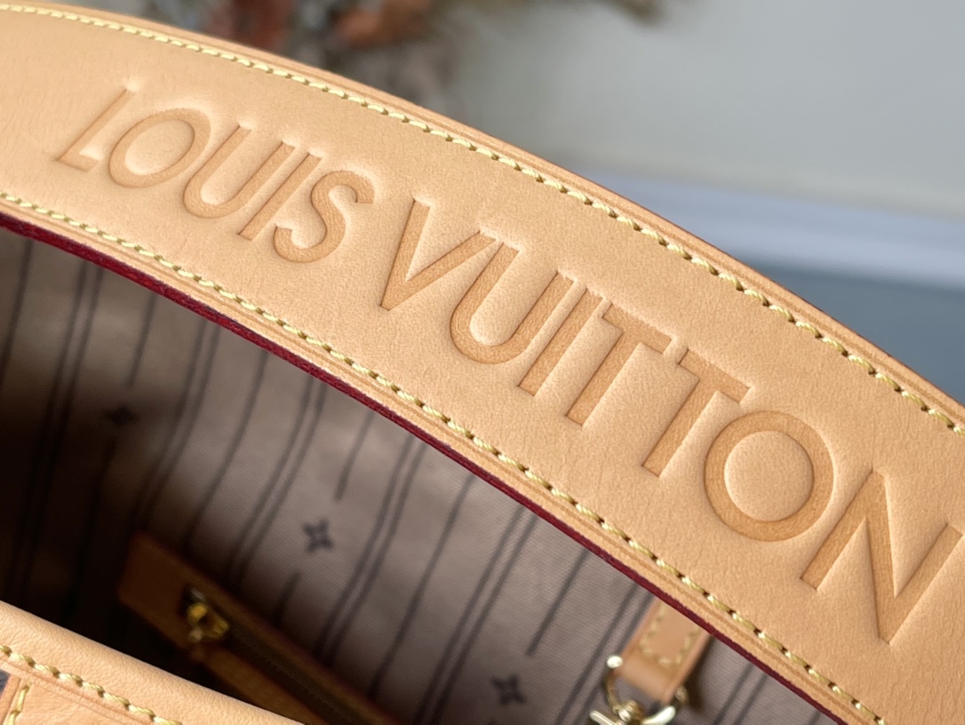 Louis Vuitton Shopping Bags